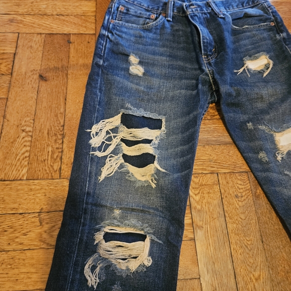 Levis Distressed Blue Jeans - Picture 6 of 14